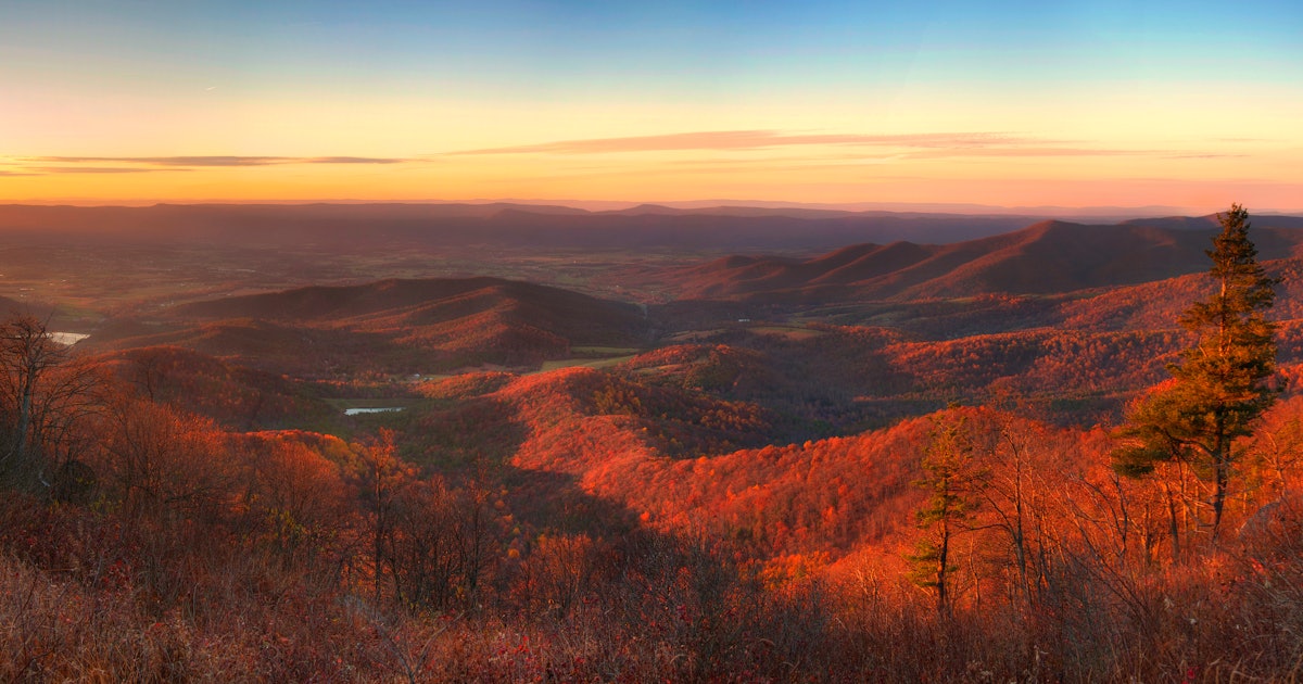 The Best Fall Foliage Destinations In The US, According To Travel Experts